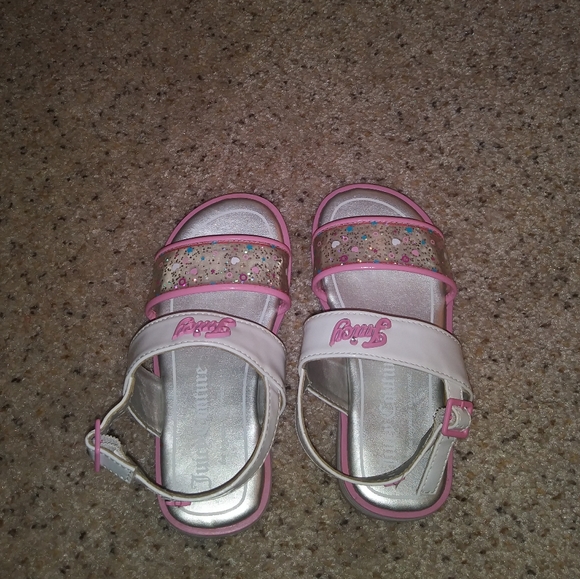 Girl's Juicy Couture Sandals - Picture 2 of 3